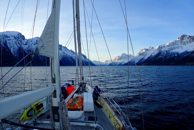 En direction d'un départ de ski de rando depuis le bateau